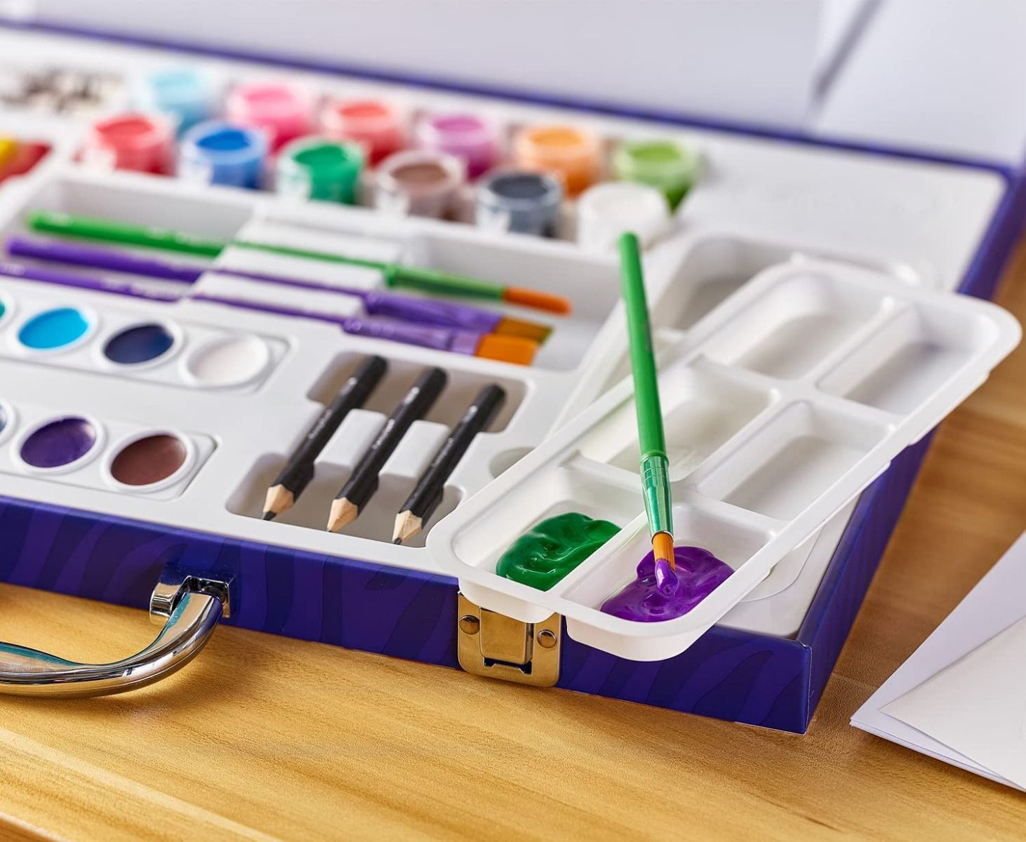 Crayola Paint and Create Easel Art Case 04-1169