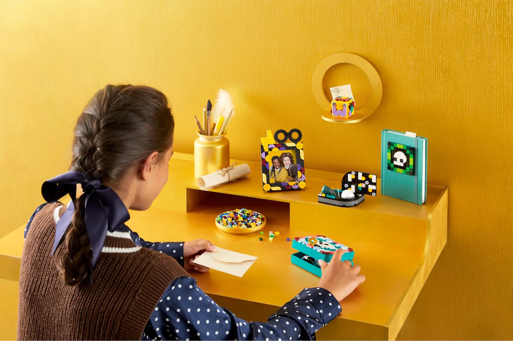 LEGO Dots Hogwarts (TM) Designer Kit 41811 Toy Blocks, Present, Fantasy Gems, Crafts, Boys, Girls, Ages 8 and Up