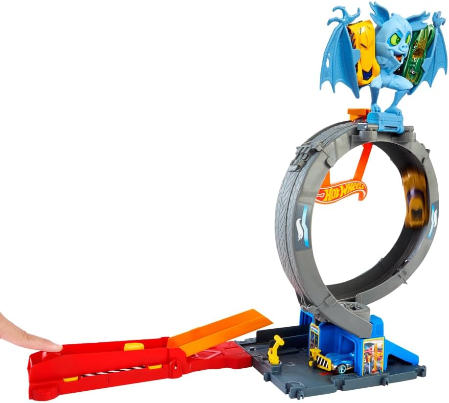 مجموعة مسار سيارة لعبة مدينة هوت ويلز ليتس ريس من نيتفليكس، هجوم الخفاش مع حلقات قابلة للتعديل وبادئ تشغيل، سيارة لعبة بمقياس 1:64