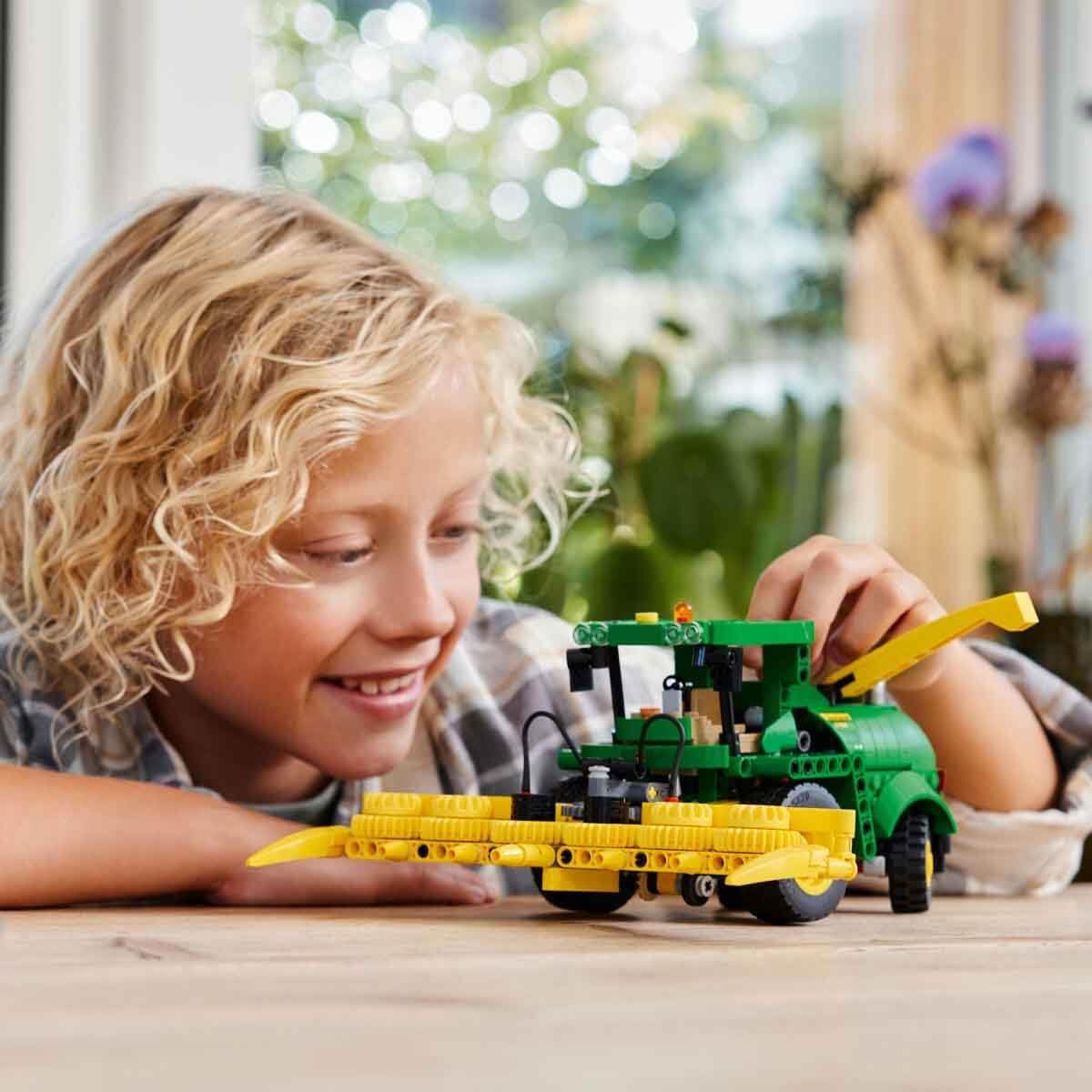 LEGO 42168 Technic John Deere 9700 Forage Harvester, Tractor Toy for Kids, Farm Set, Vehicle Model Building Kit with Realistic Functions for Imaginative Play, Gift for Boys and Girls Aged 9