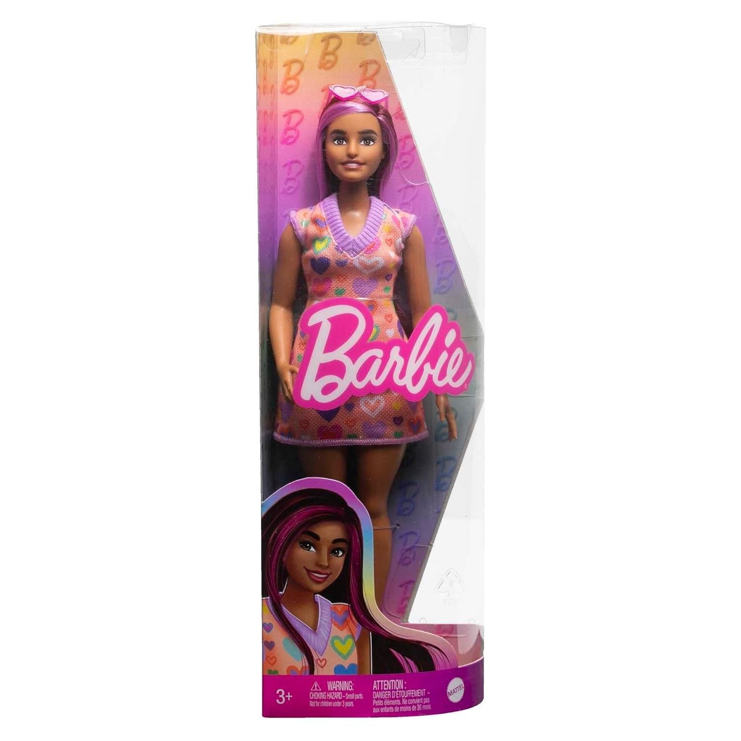 دمية Barbie Fashionistas رقم 207 مع فستان سترة بطبعة قلب ونظارة شمسية وحذاء ذو نعل سميك صغير