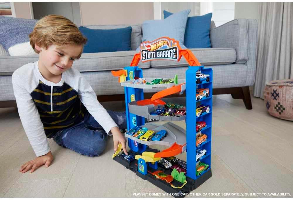 Hot Wheels City Stunt Garage Play Set Gift Idea for Ages 3 to 8 years