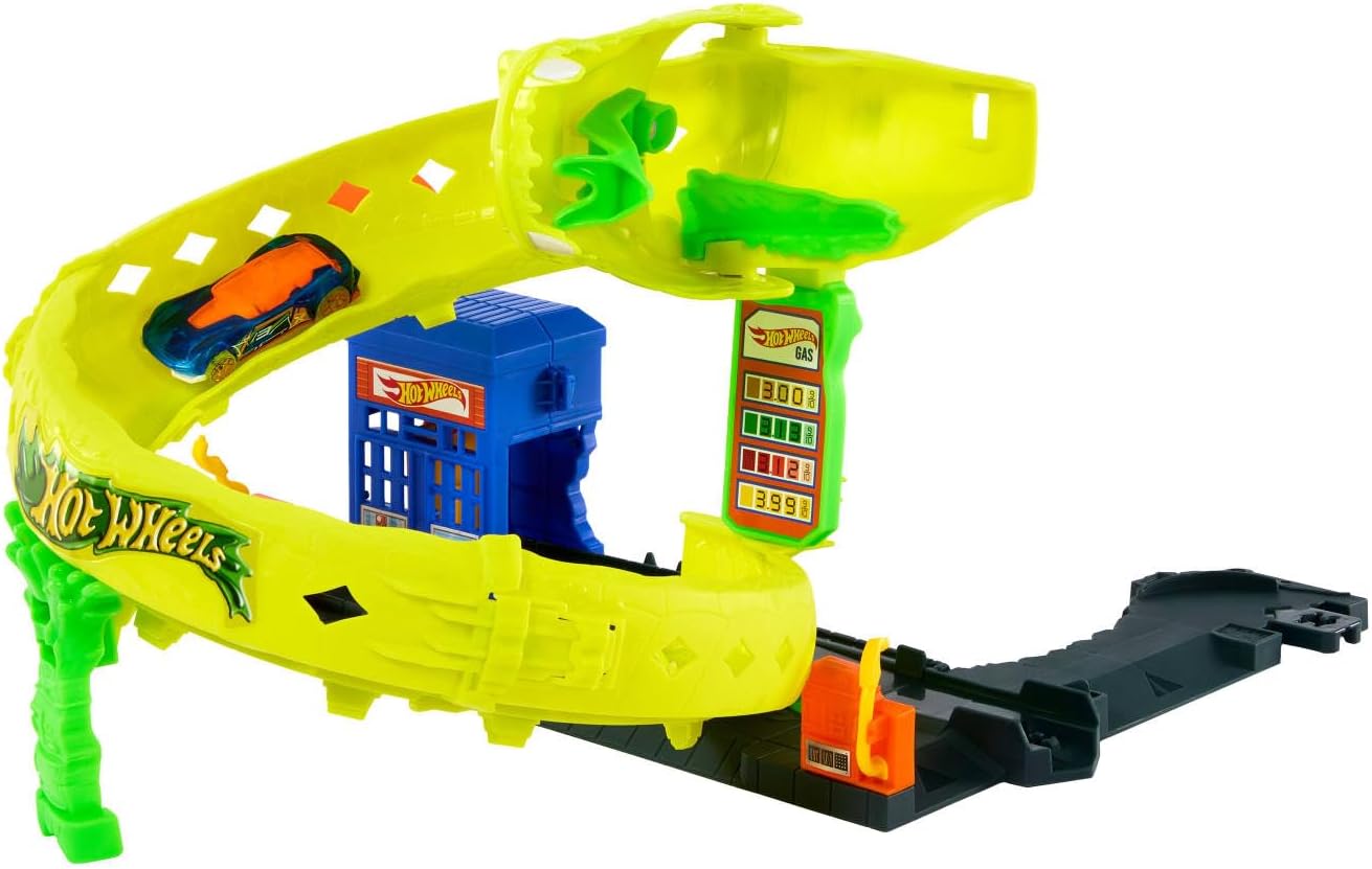 Mattel Hot Wheels City Snake Spiral Attack Playset With 1:64 Scale Die-Cast Toy Car & Speed Snap Track
