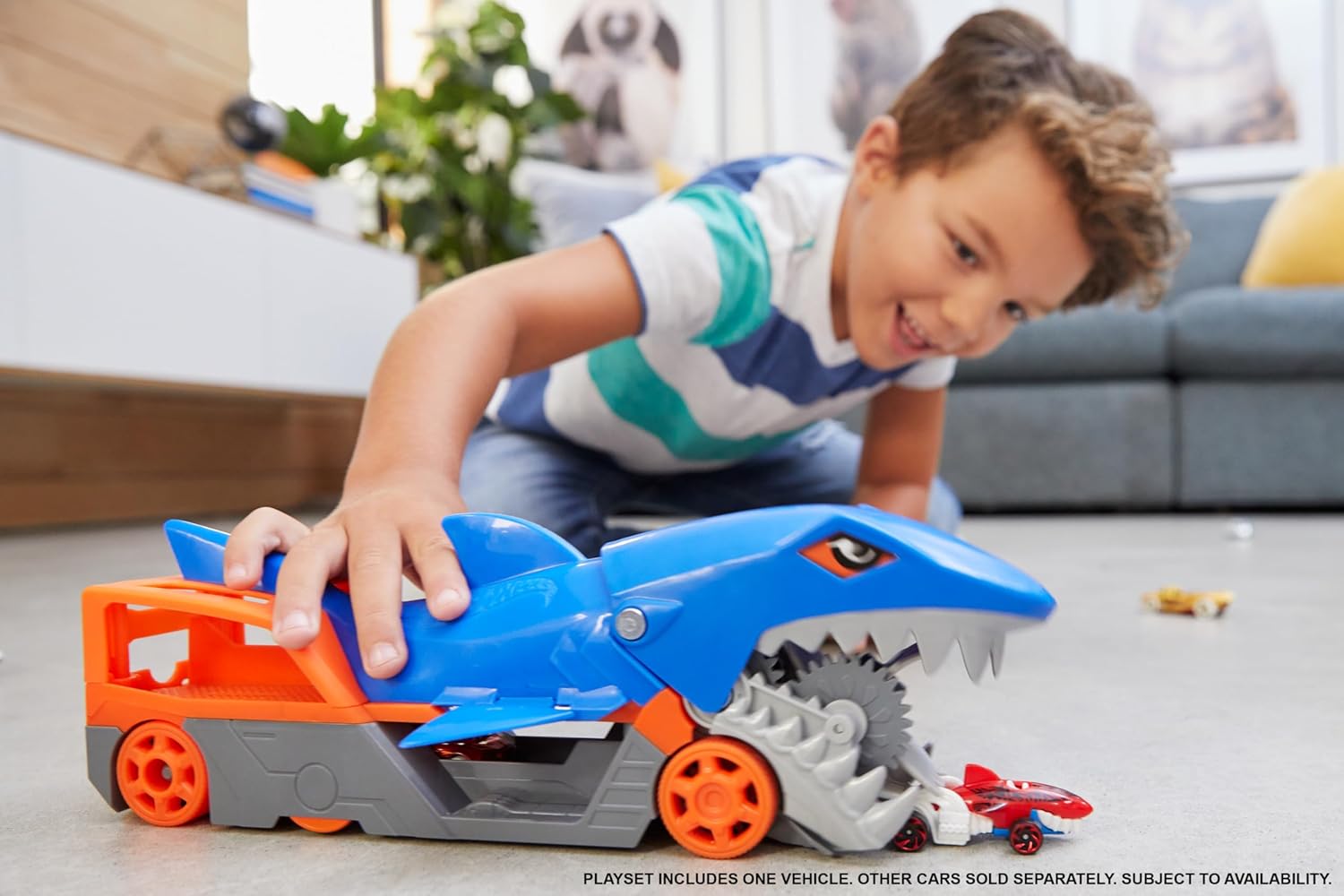 Mattel Hot Wheels City Shark Chomp Transporter