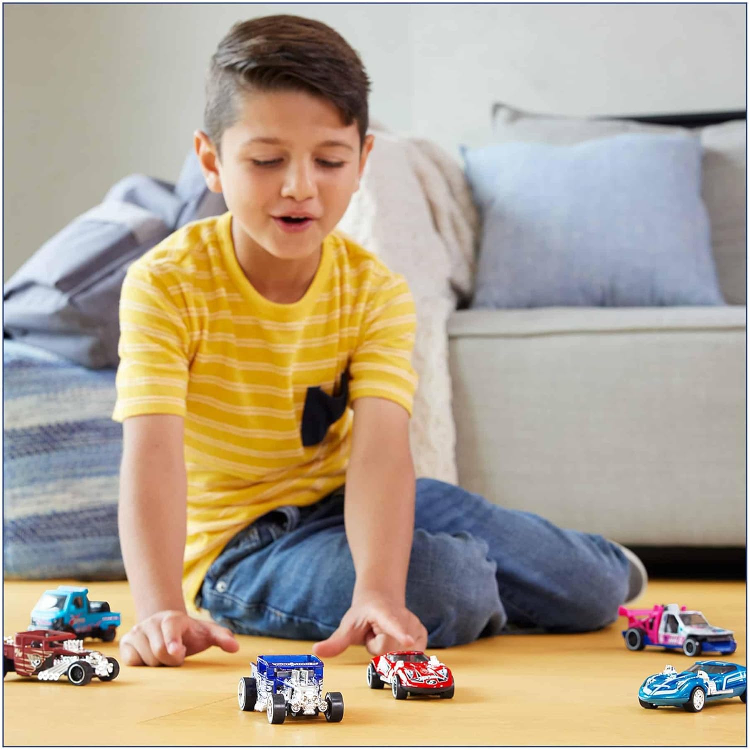 Mattel Hot Wheels Pull-Back Speeders Toy Car in 1:43 Scale,  High-Performance - 2004 MAZADA RX8 CUSTOM