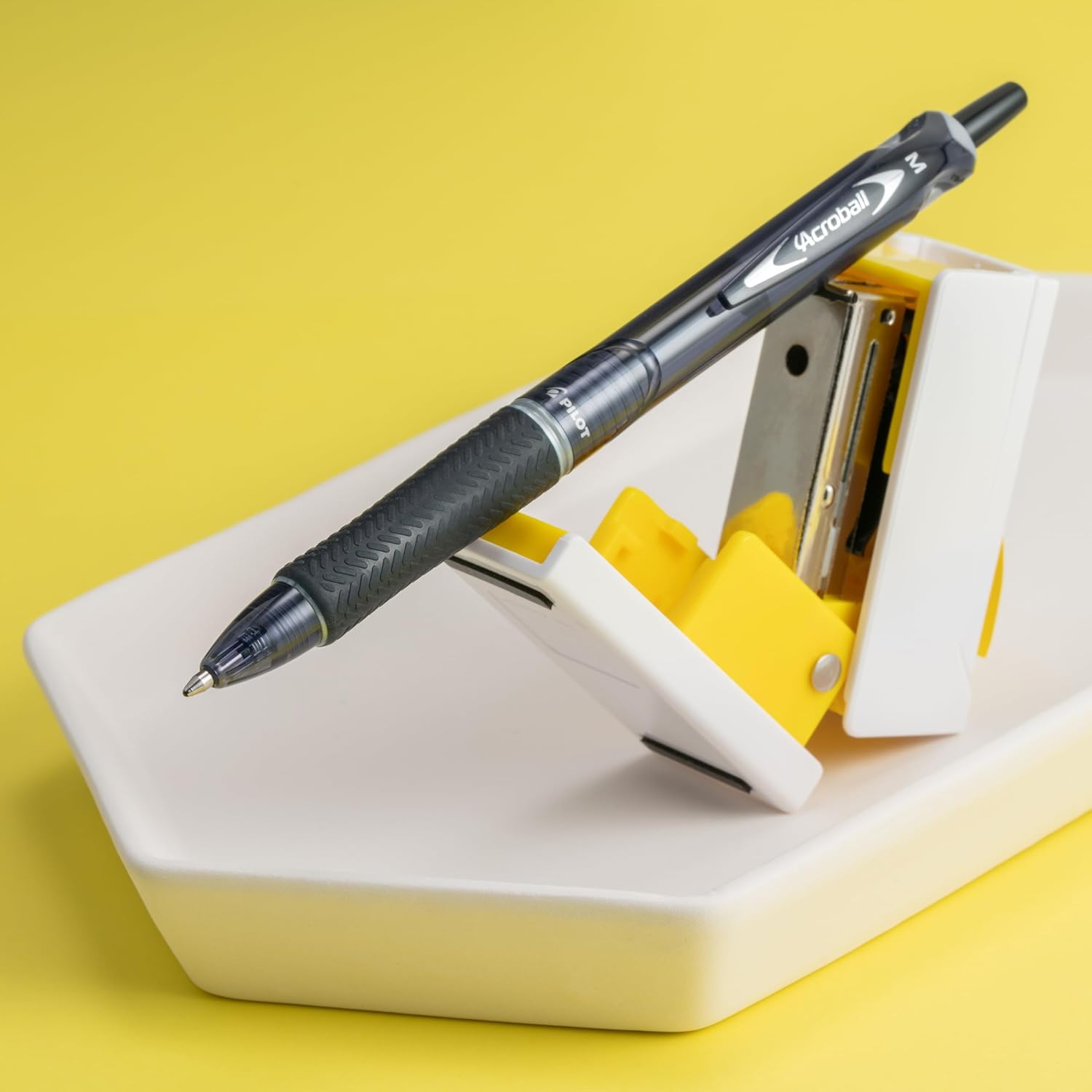 أقلام حبر جاف PILOT Acroball Colors Advanced Ink قابلة لإعادة التعبئة والسحب، متوسطة الرأس - عبوة من 12 قلمًا 