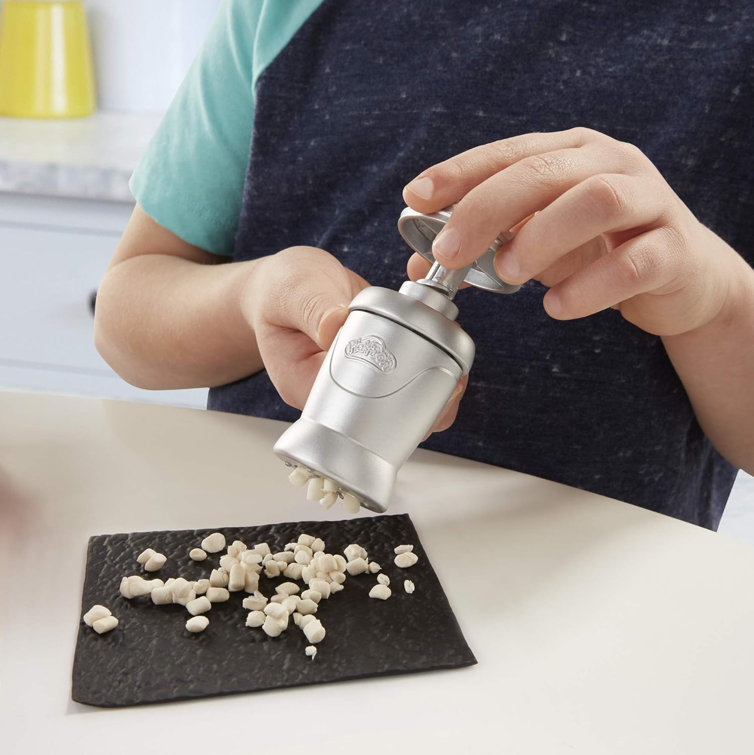 مجموعة لعب طعام السوشي من Play-Doh Kitchen Creations للأطفال من سن 3 سنوات فما فوق مع صندوق بينتو و9 علب غير سامة