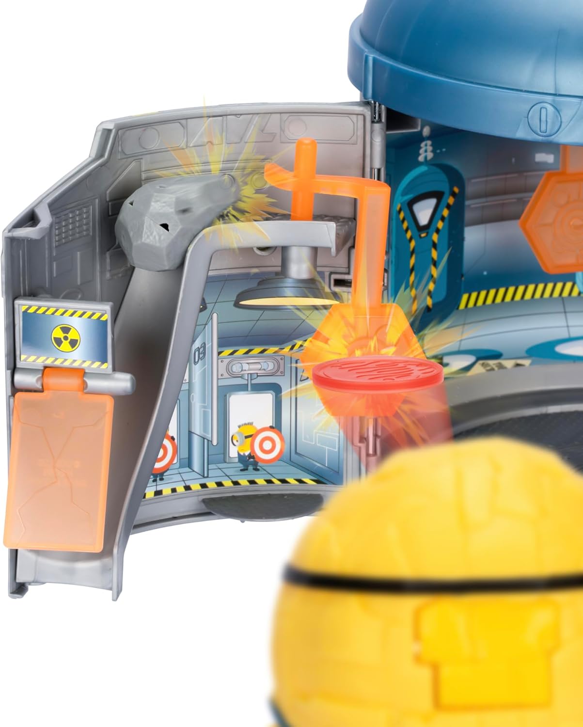 MINIONS Despicable Me 4 Mega Transformation Chamber Transform AVL Jerry Into Mega Jerry Chamber Opens Out To Transform Into An AVL Training Centre Playset