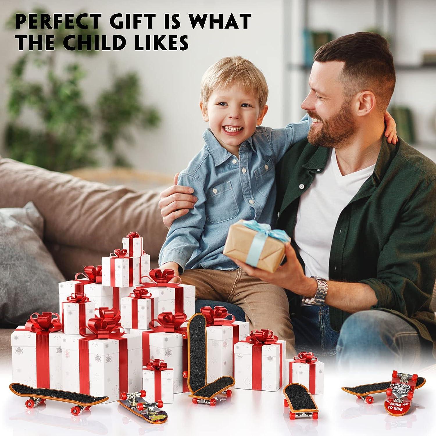 TIME4DEALS لوحة أصابع صغيرة تزلج على الجليد ألعاب 12 قطعة من لوحات الأصابع الاحترافية مجموعة حركة أطراف الأصابع الإبداعية، مجموعة أدوات تزلج صغيرة للمبتدئين، ألعاب رياضية للأصابع، هدايا الحفلات المبتكرة، هدية للأطفال