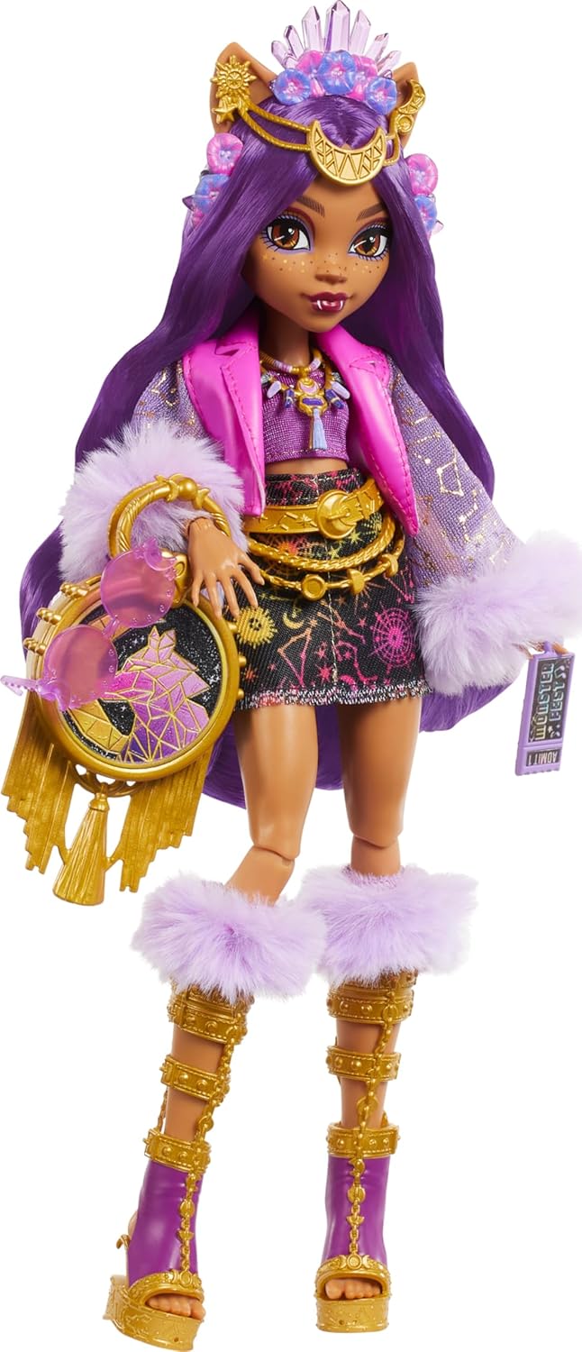 دمية Monster High Monster Fest، ذئب Clawdeen مع زي أنيق وإكسسوارات ذات طابع احتفالي مثل الوجبات الخفيفة وملصق الفرقة وحقيبة مميزة والمزيد 