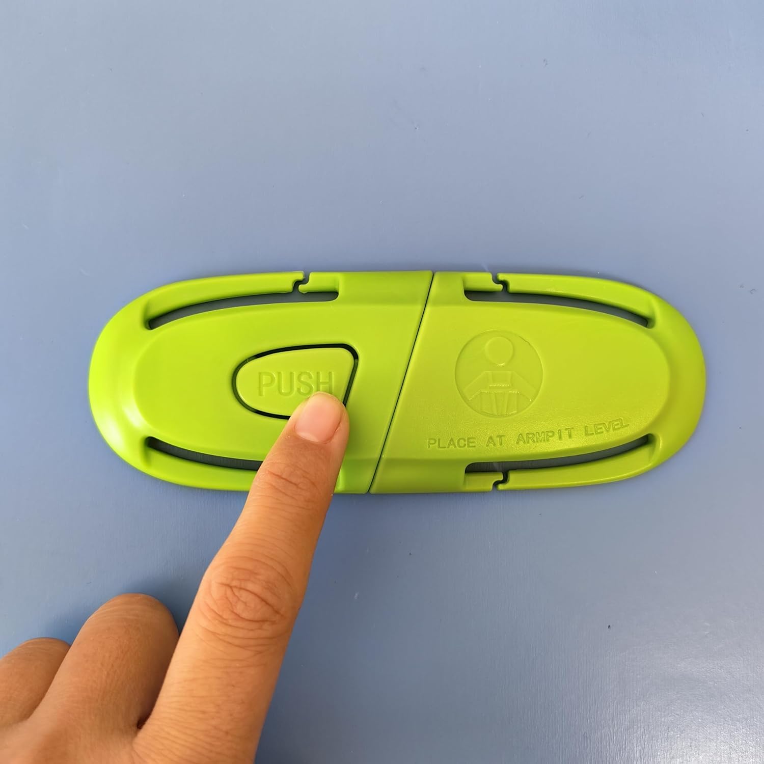 Universal Child Car Seat Chest Harness Clip Universal Safer Belt Clip Buckle Lock Stroller Chest Clip Adjustable Guard for Baby and Kids