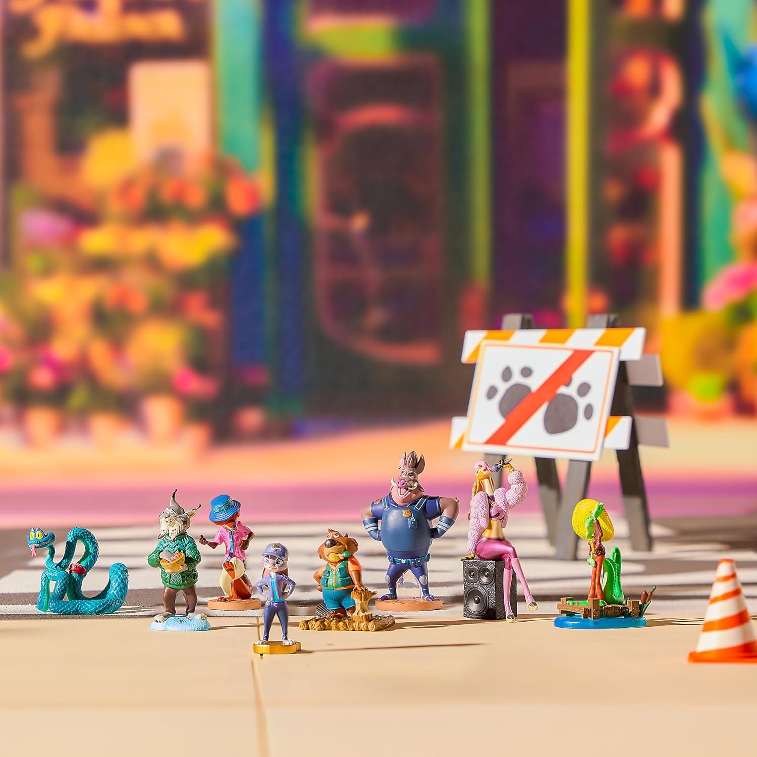 Disney Store Official Zootopia 2 Figure Set – 8 Fully Sculpted Disney Figures Including Judy Hopps, Nick Wilde, Gary De'Snake & More in Double-Tiered Box with Scenic Backgrounds