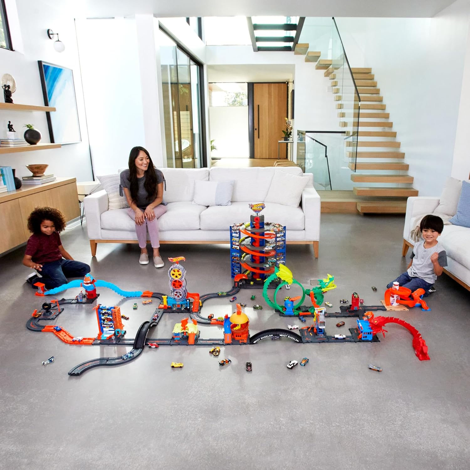 مجموعة سيارات هوت ويلز، مجموعة بناء مسارات غير محدودة، صندوق وقود، 14 قطعة، ومركبة بمقياس 1:64 