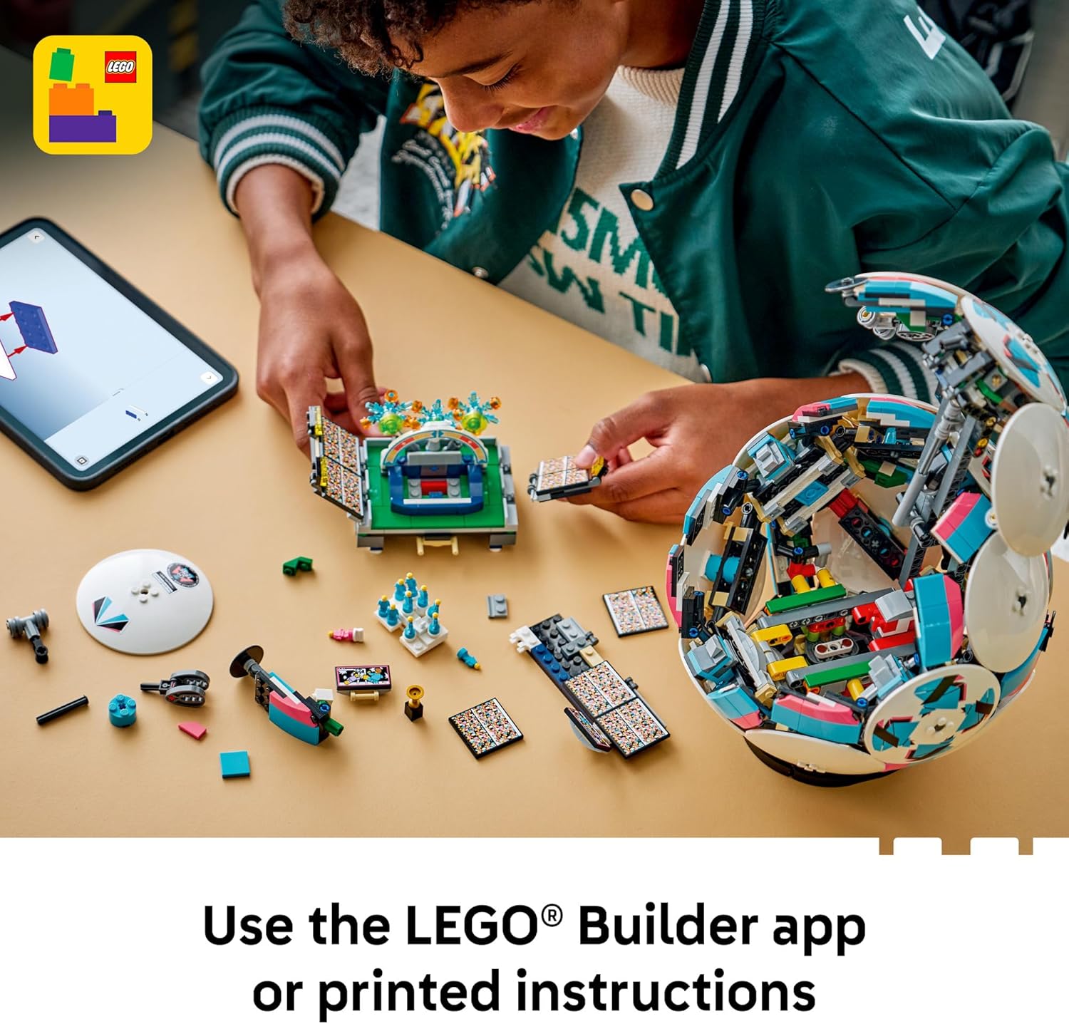 LEGO Editions Soccer Ball - Building Toy for Kids - Collectible Sports Decor for Boys & Girls, Ages 10+ - Includes Micro Stadium - Gift for Father's Day - 43019