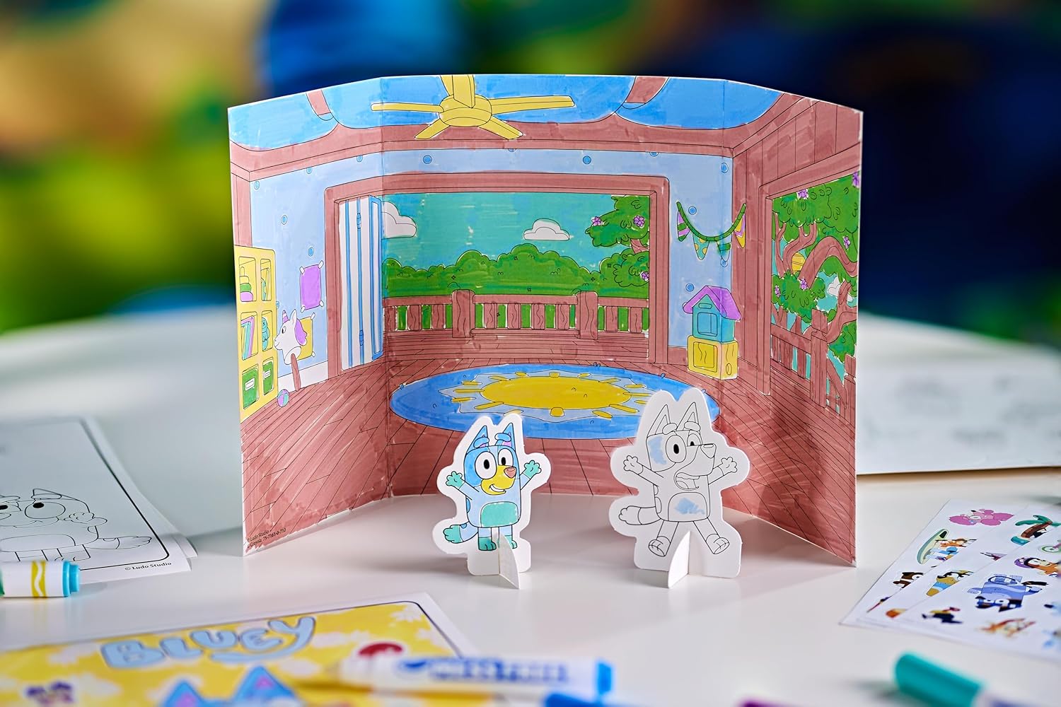 مجموعة أنشطة كرايولا كولور وندر بلوي | متعة تلوين خالية من الفوضى | تتضمن أكثر من 40 قطعة