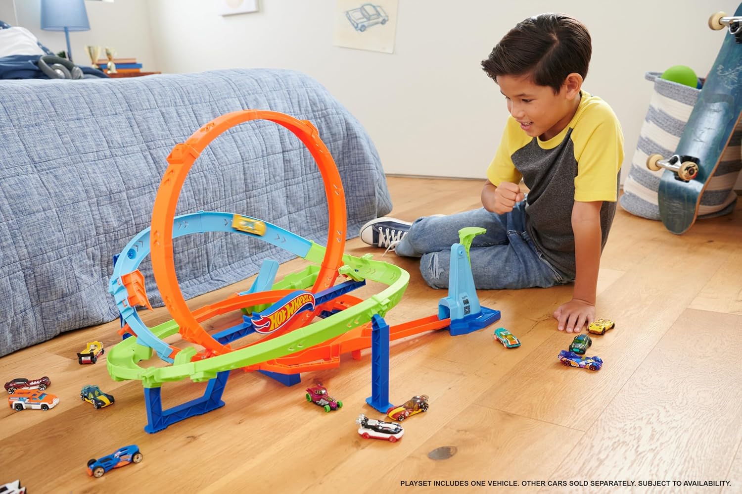 مجموعة مسار سيارات لعبة Hot Wheels ومجموعة ألعاب Action Loop Cyclone Challenge ومركبة بمقياس 1:64 
