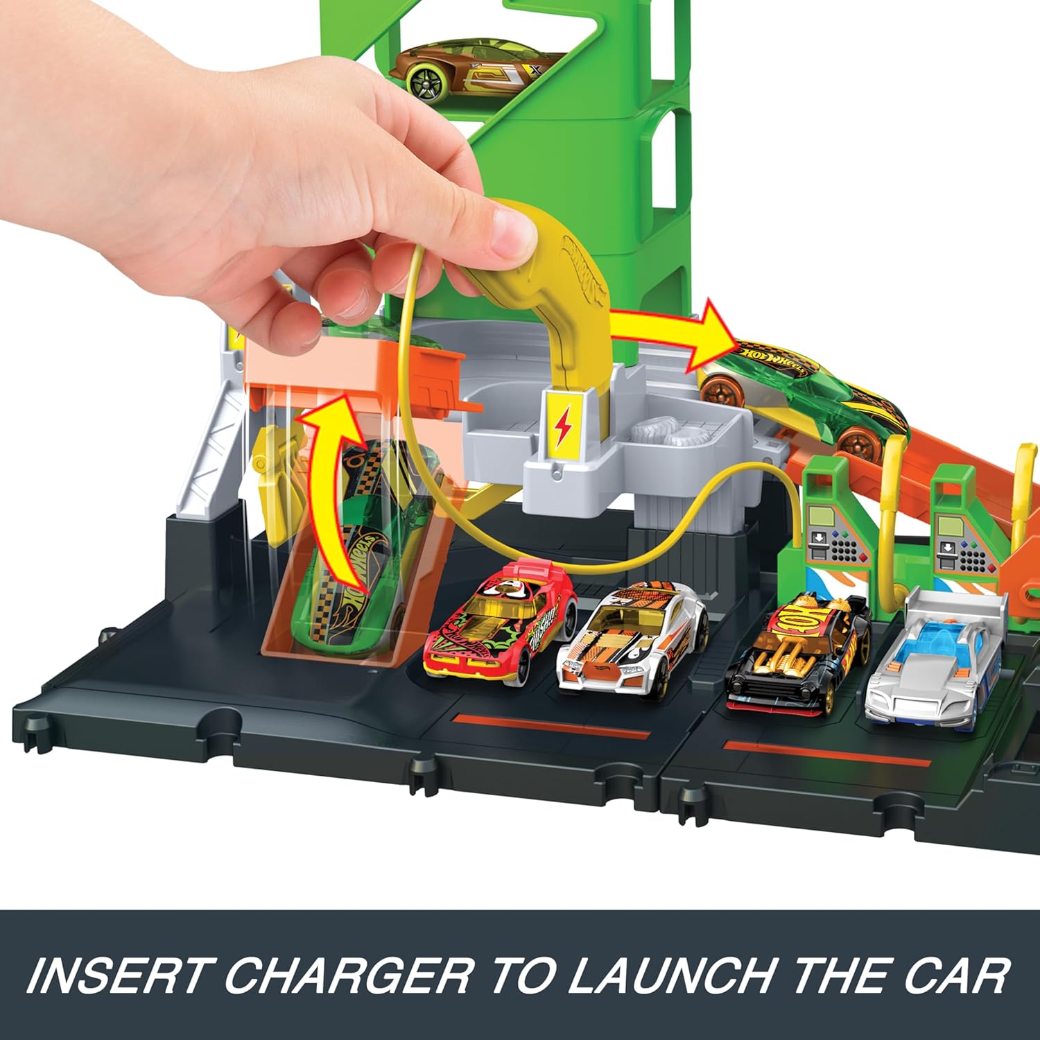 Hot Wheels City Track Set, Super Recharge Fuel Station Playset with EV Chargers & 1:64 Scale Toy Car