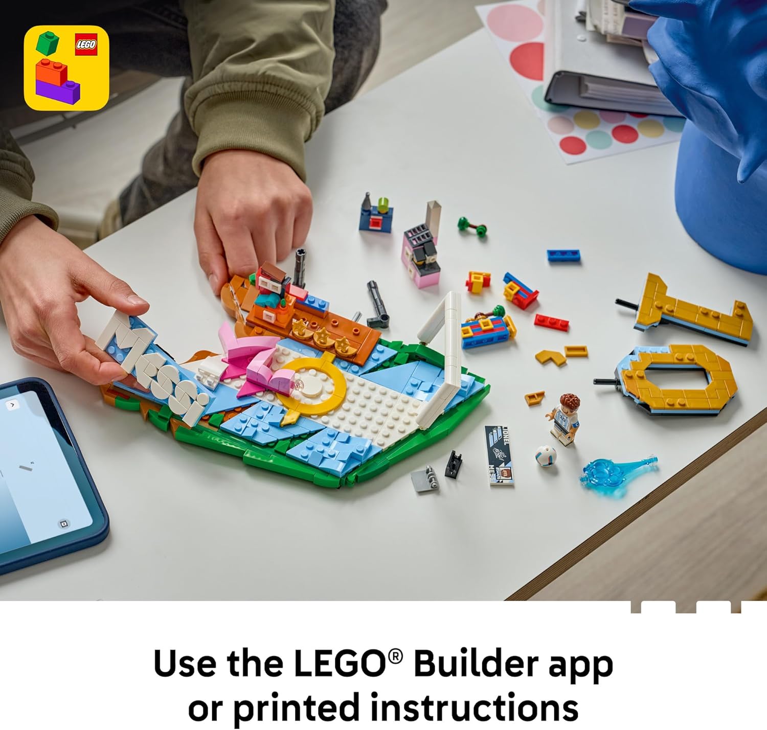 LEGO Editions Lionel Messi – Soccer Highlights - Building Set for Boys & Girls, Ages 10+ - Collectible Soccer Gift with Plaque - Kids Bedroom or Shelf Decor - 43011