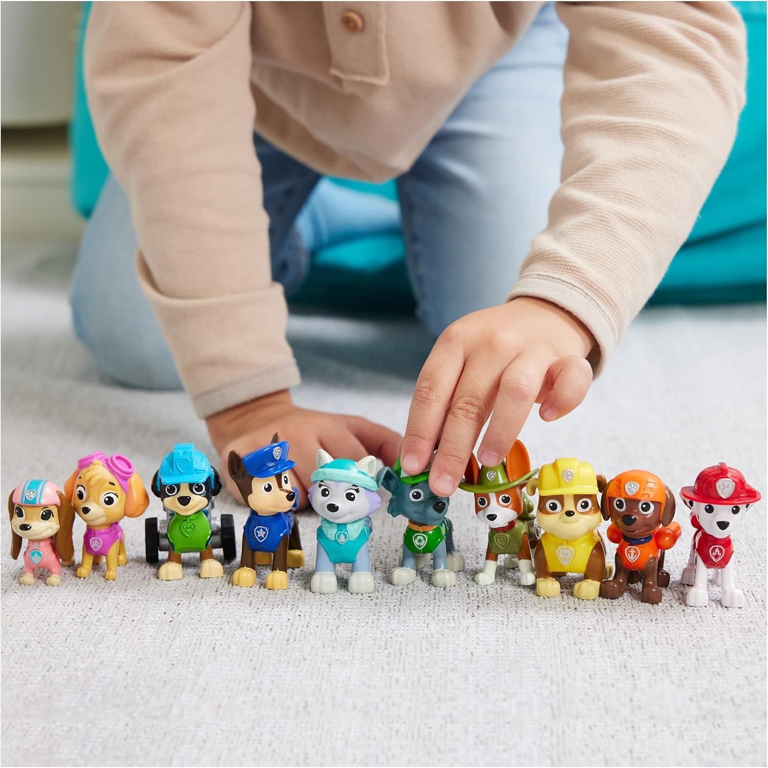Paw Patrol, 10th Anniversary, All Paws On Deck Toy Figures Gift Pack with 10 Collectible Action Figures, Kids Toys for Ages 3 and Up