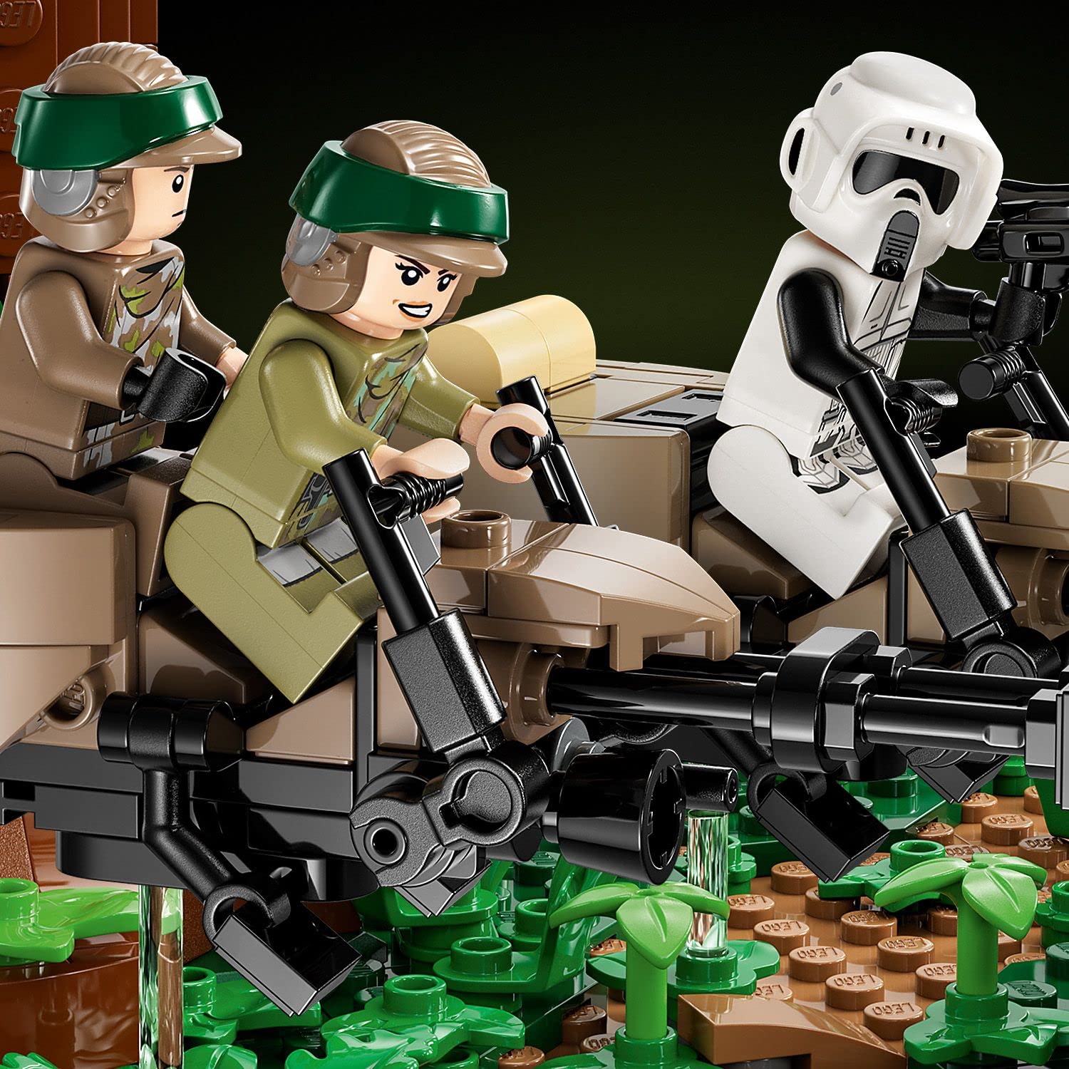 LEGO Star Wars Endor Speeder Chase Diorama 75353 Home Décor Building Set for Adults, Classic Collectible with Luke Skywalker and Princess Leia Minifigures, Fun Birthday Gift for Star Wars Fans