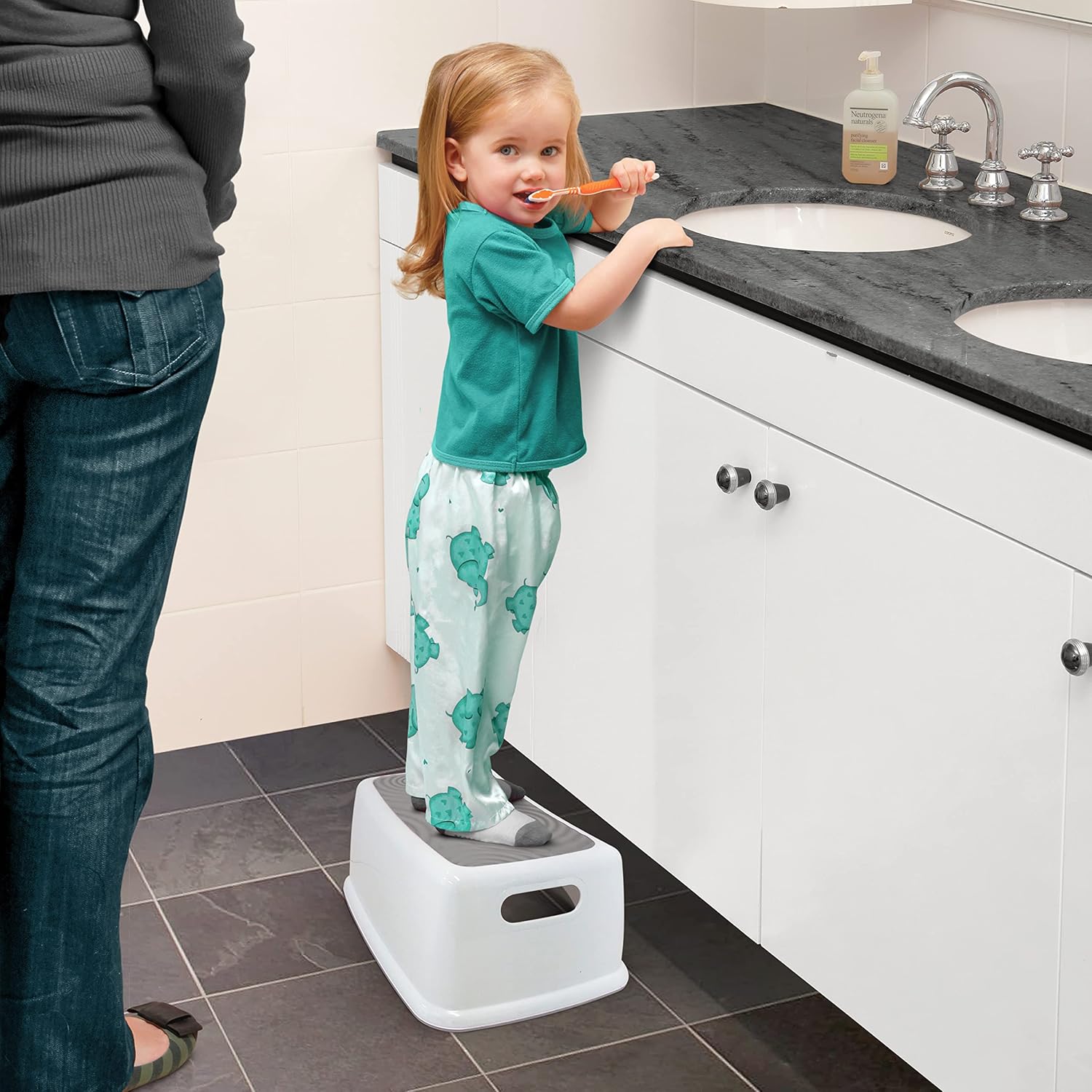 Dreambaby Easy-Up Premium Step Stool - Anti-Slip Base Pads and Sure-Grip Ripple Textured Topper