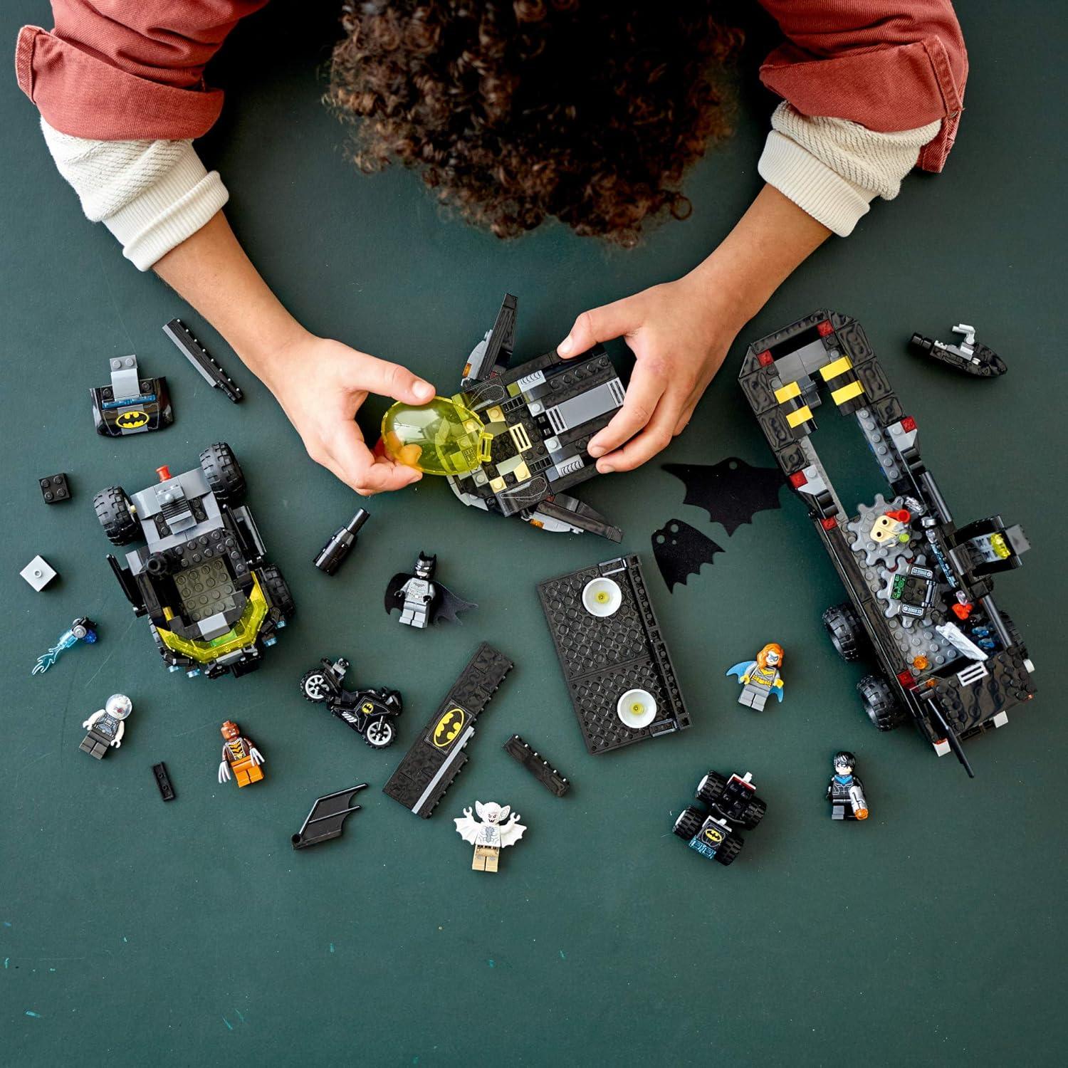 ليجو 76160 دي سي قاعدة الخفافيش المتنقلة 76160 لعبة بناء باتمان، مجموعة لعب كهف الخفافيش لمدينة جوثام وشخصيات صغيرة (743 قطعة)