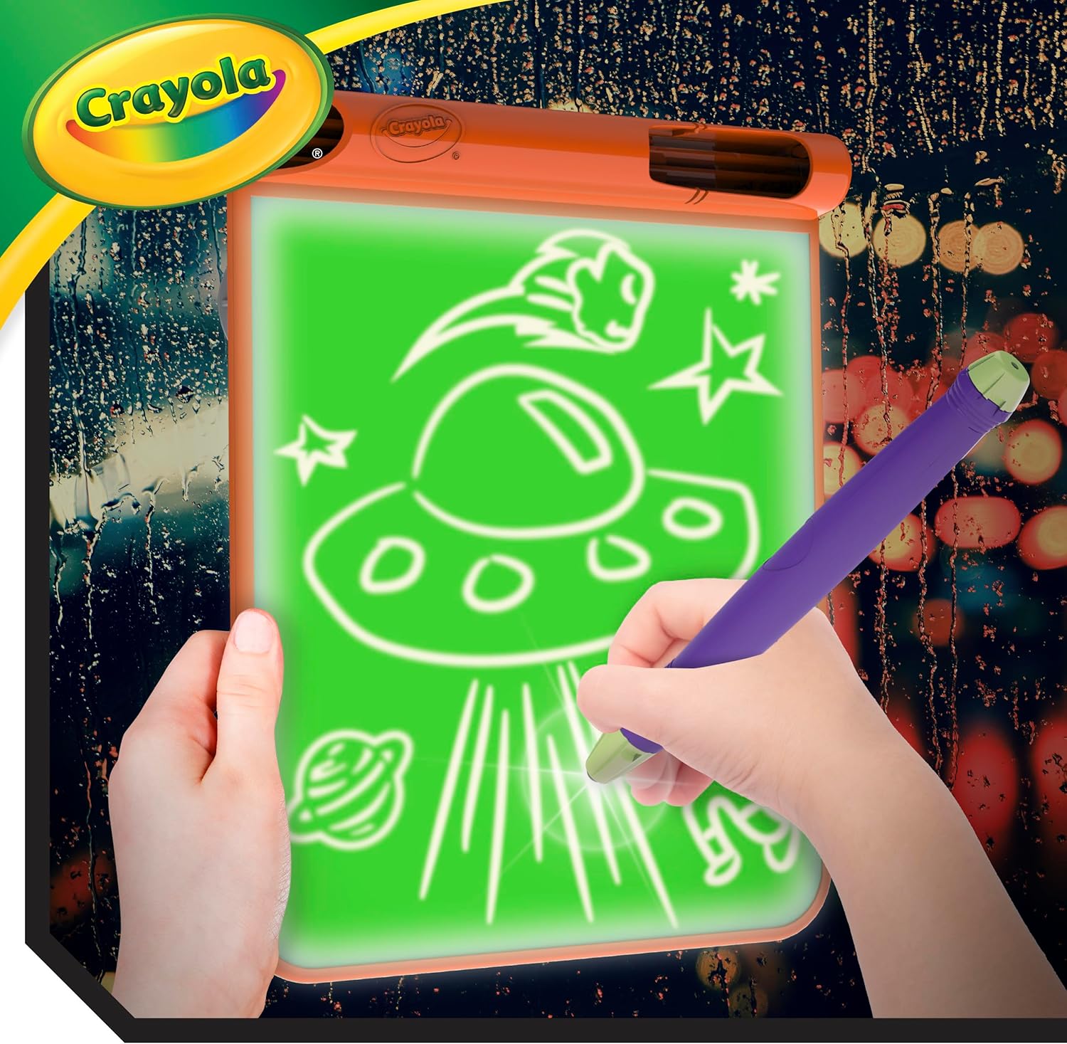 استوديو Crayola Travel Glow Art Studio، يتوهج في الظلام