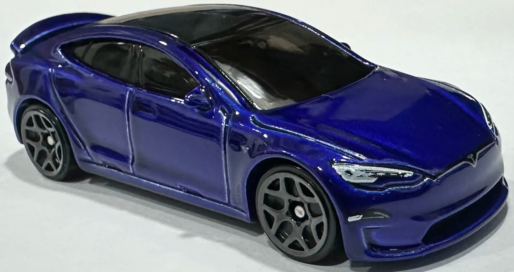 Hot Wheels QUARTER MILE HEROES - TESLA MODEL S PLAID