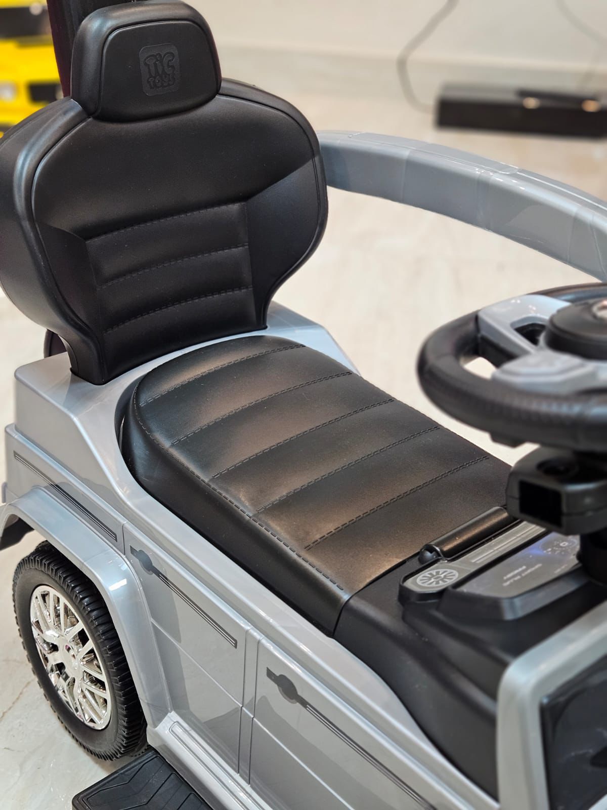 Tic Toys Grand Plus Multi-Position Ride-On with Music & Storage - Hot Pink