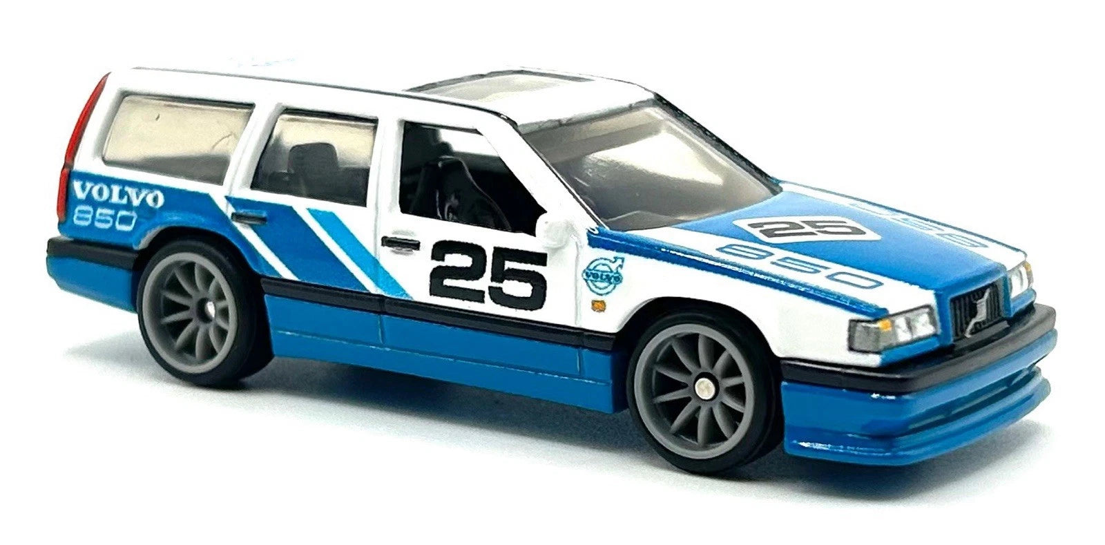 Hot Wheels Car Culture Fast Wagons - Volvo 850 Estate