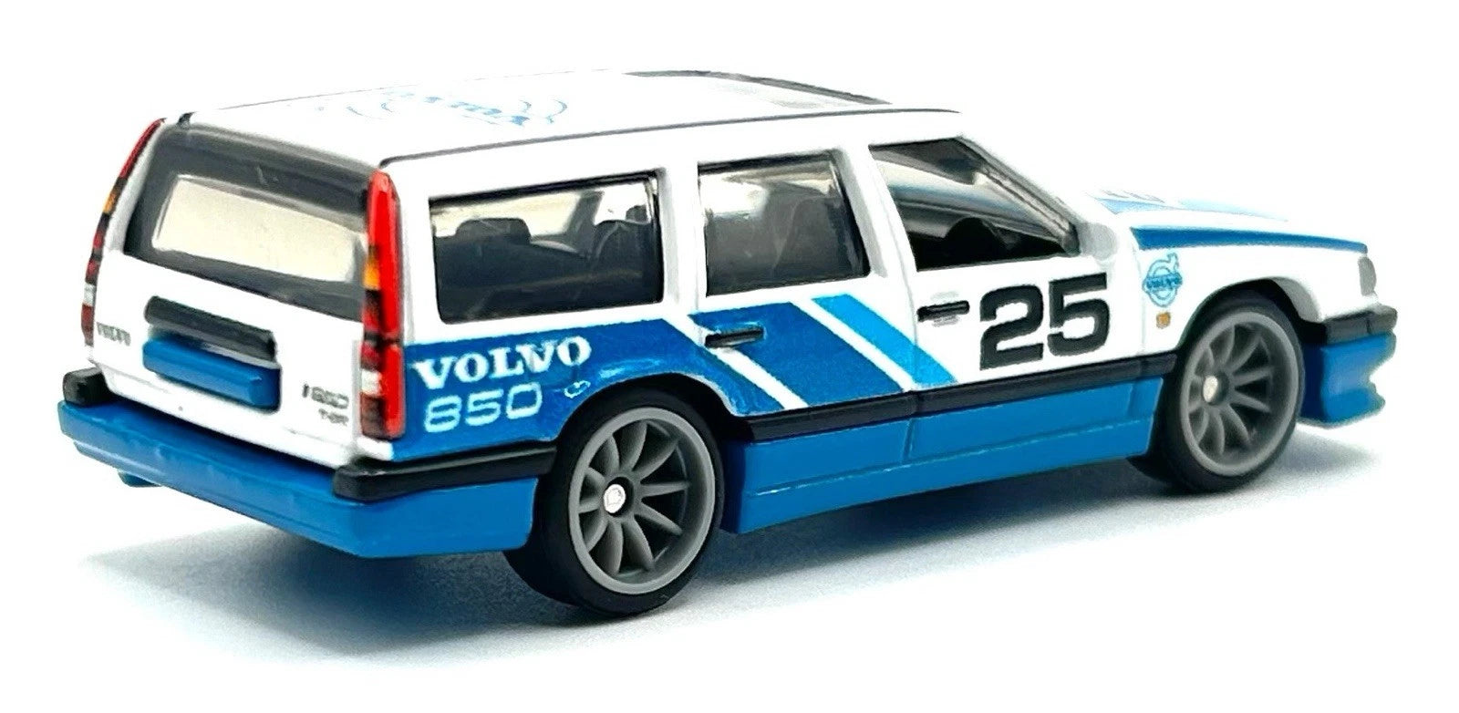 Hot Wheels Car Culture Fast Wagons - Volvo 850 Estate